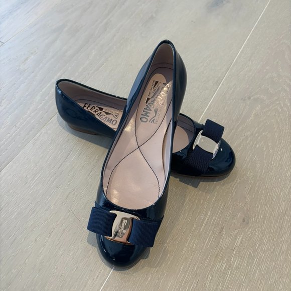 Salvatore Ferragamo Navy Varina Ballet flats size 5.5 - Picture 1 of 8